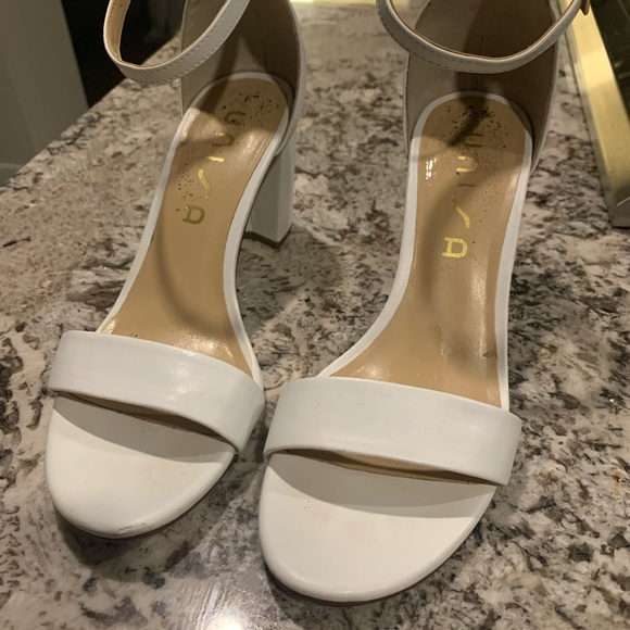 Short heels - Picture 2 of 2